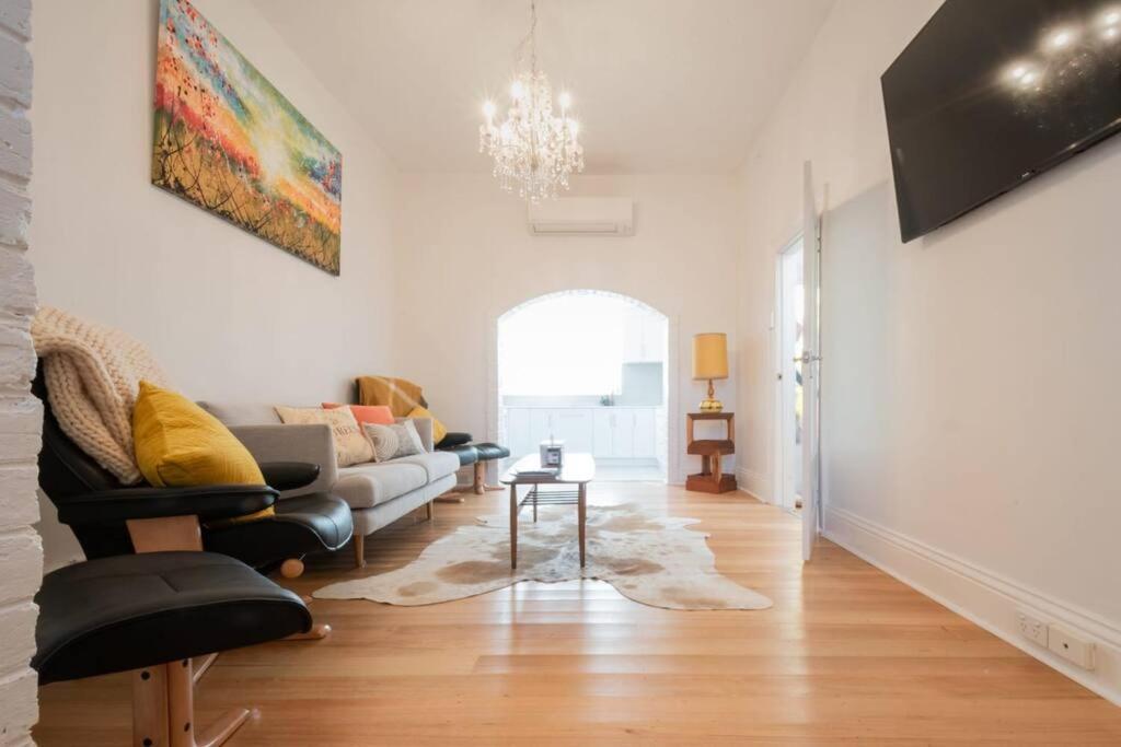 Historic Beauty In The Cbd! Parking And Wifi Lejlighed Launceston Eksteriør billede